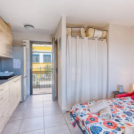 Renove Centre Lavandou Avec Terrasse - Fr-1-816-10 *