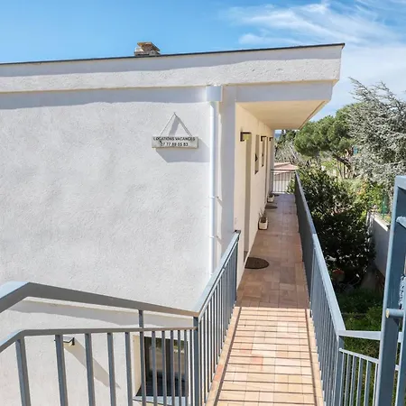 Renove Centre Lavandou Avec Terrasse - Fr-1-816-10 Le Lavandou