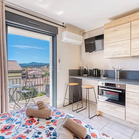 Daire Renove Centre Lavandou Avec Terrasse - Fr-1-816-10 Le Lavandou