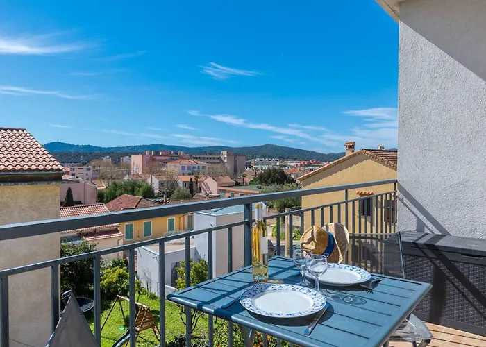 Апартаменты Renove Centre Lavandou Avec Terrasse - Fr-1-816-10 *