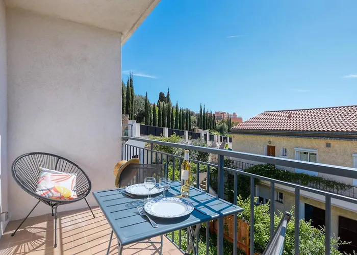 Апартаменты Renove Centre Lavandou Avec Terrasse - Fr-1-816-10 Ле-Лаванду