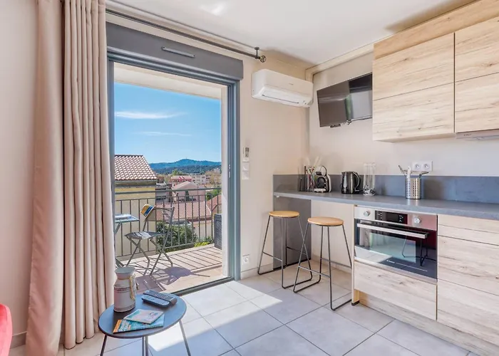 Renove Centre Lavandou Avec Terrasse - Fr-1-816-10 Апартаменты Ле-Лаванду